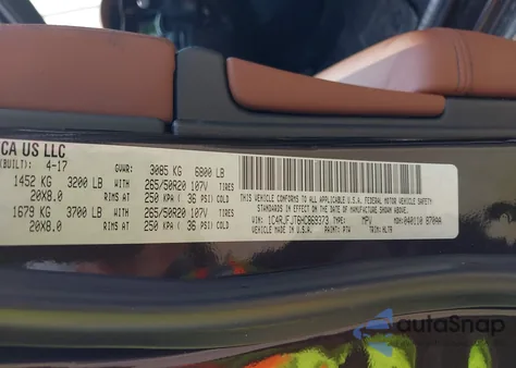 2017 Jeep Grand Cherokee Summit 4X4 from USA, damaged, VIN 1C4RJFJT6HC869373